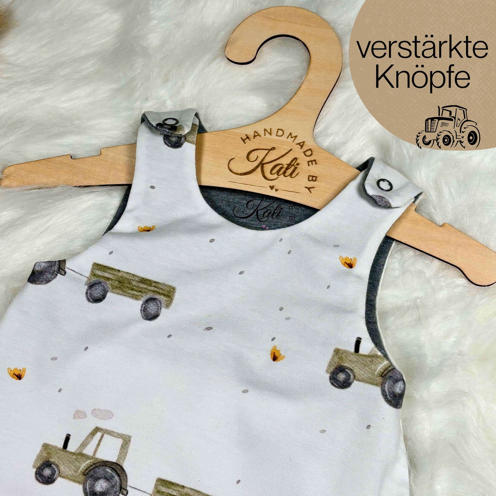 Baby Strampler Traktor verstärkte Knöpfe · handgenäht · Jungen · Handmade by Kati