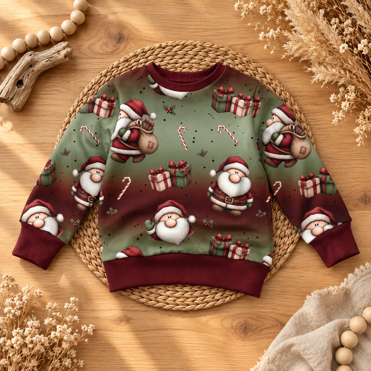 Kinderpullover „Weihnachtsmann Wichtel“ – Handmade aus Baumwolle