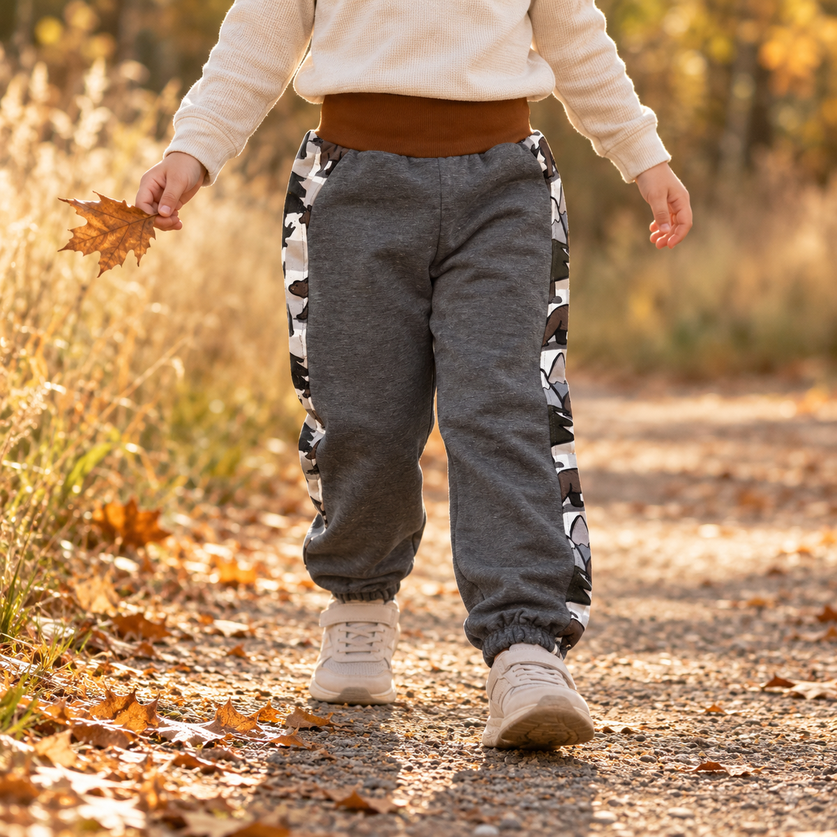 Jogginghose Kinder handgenäht | Grau meliert mit Bären-Seitenstreifen