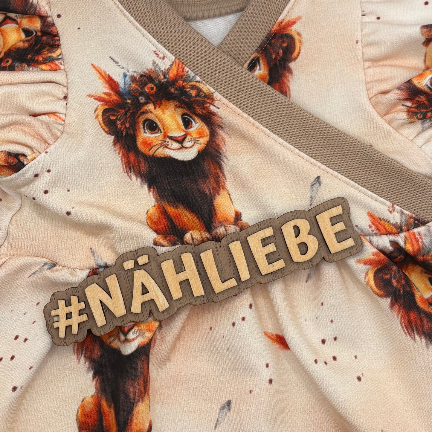 Handmade Baby Wickelkleid "Löwe"