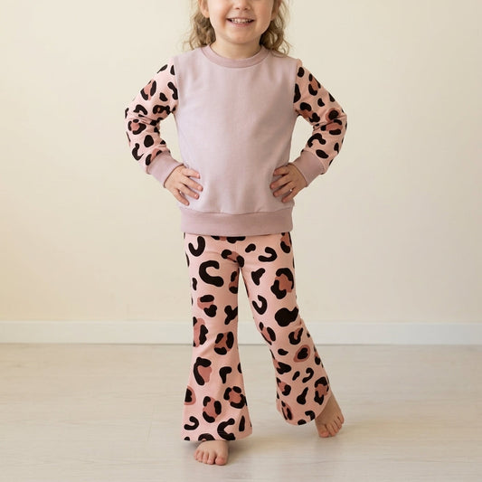 Leo Set Kinder – Pullover & Schlagleggings in Rosé | handmade