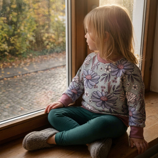 Kinderpullover „WiesenHerbst“ blau – handgenäht aus Baumwolle