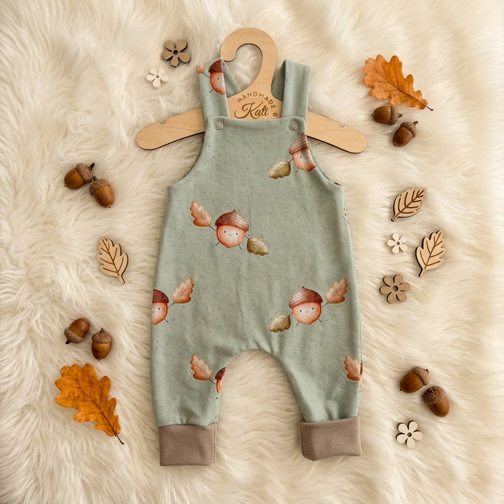 Baby Latzhose "kleine Eichel" - Handmade