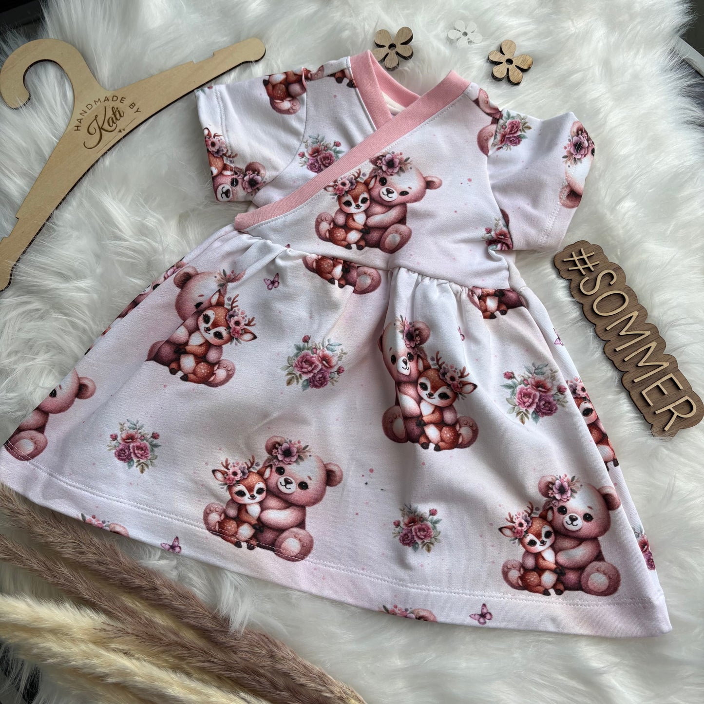 Baby Wickelkleid Gr. 74 – Bio French Terry, Reh & Bär, Rosa | Einzelstück