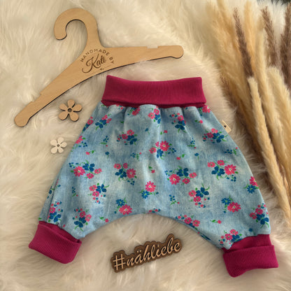 Pumphose Baby Blumen blau / Beere handgenäht | Gr. 56