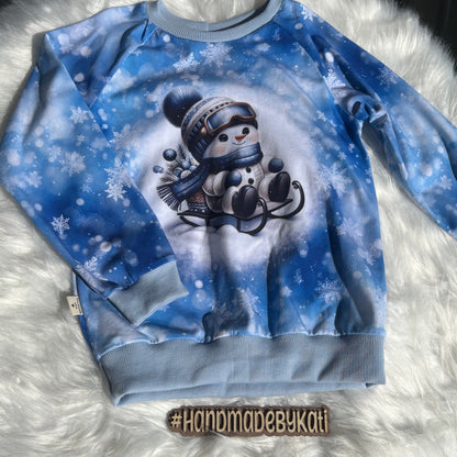 Kinderpullover „Schneemann" blau – handgenäht aus Baumwolle, Gr. 116