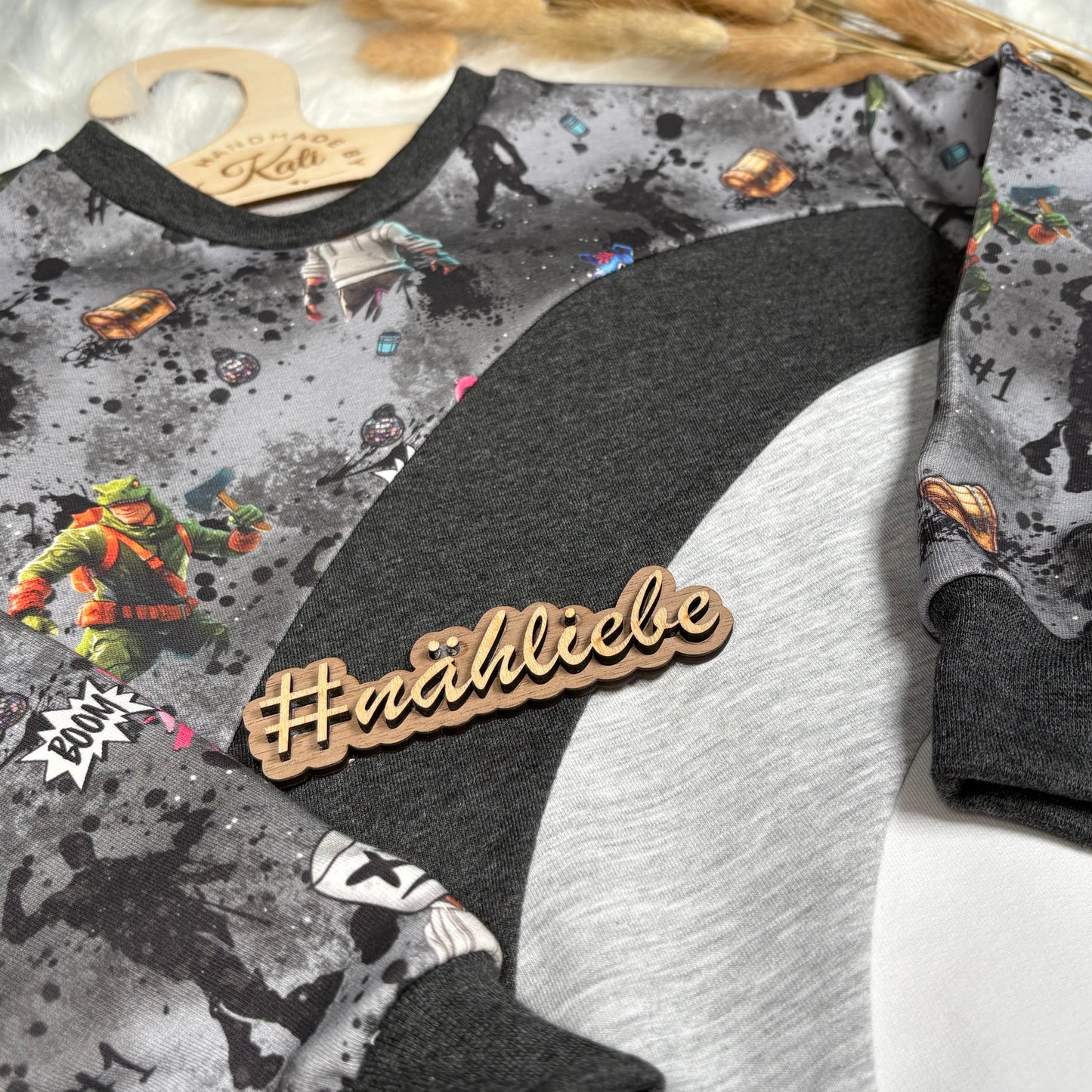 Kinder Sweatshirt „Game 4 Nite“ | Handmade Pullover aus French Terry